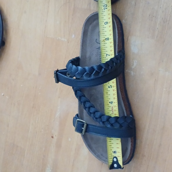 Sandals - Picture 5 of 8